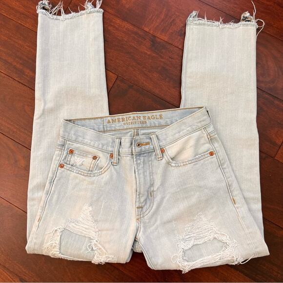 American Eagle Outfitters Straight Light Wash Distressed Jeans 26 - Picture 8 of 12